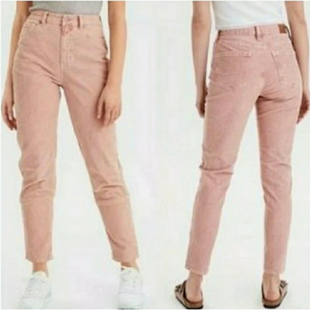 American Eagle outfitters super stretch, blush colored corduroy mom jean